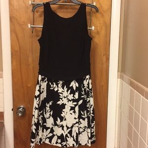 Black and White Floral-patterned Dress